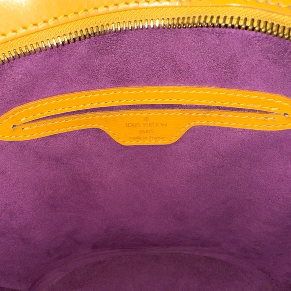EUC. Louis Vuitton Epi Yellow St. Jacques Hand Bag. - Picture 7 of 16